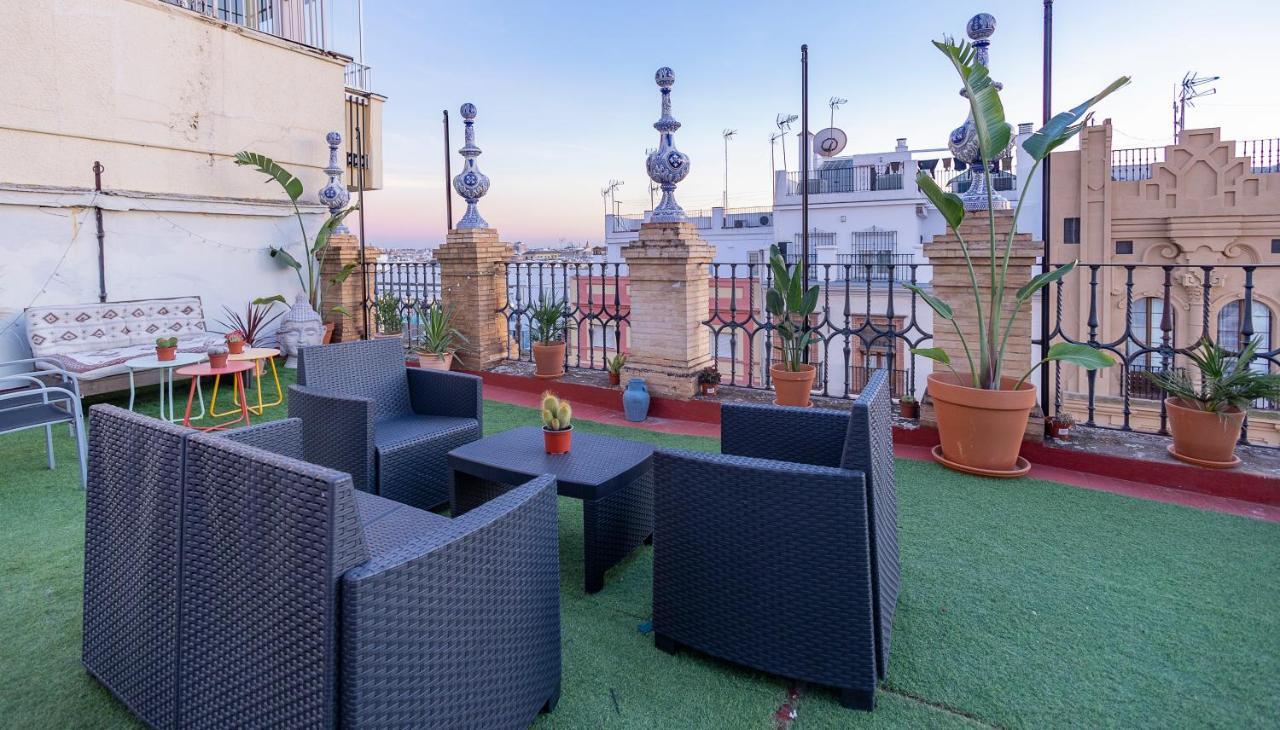 Sevilla Deluxe Suites Exterior photo