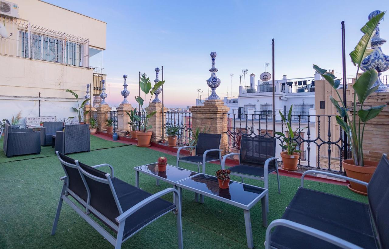 Sevilla Deluxe Suites Exterior photo